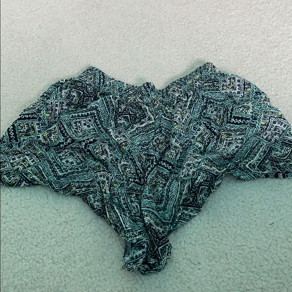 Target Printed Flowy shorts - Picture 2 of 3